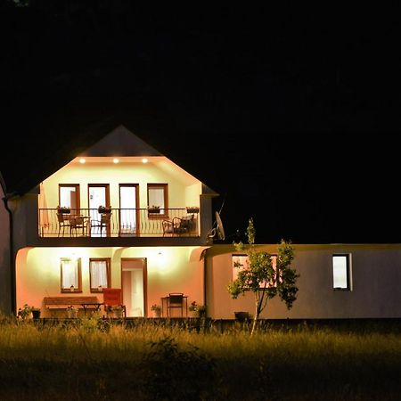 Guest House Blue Views 플라브 외부 사진