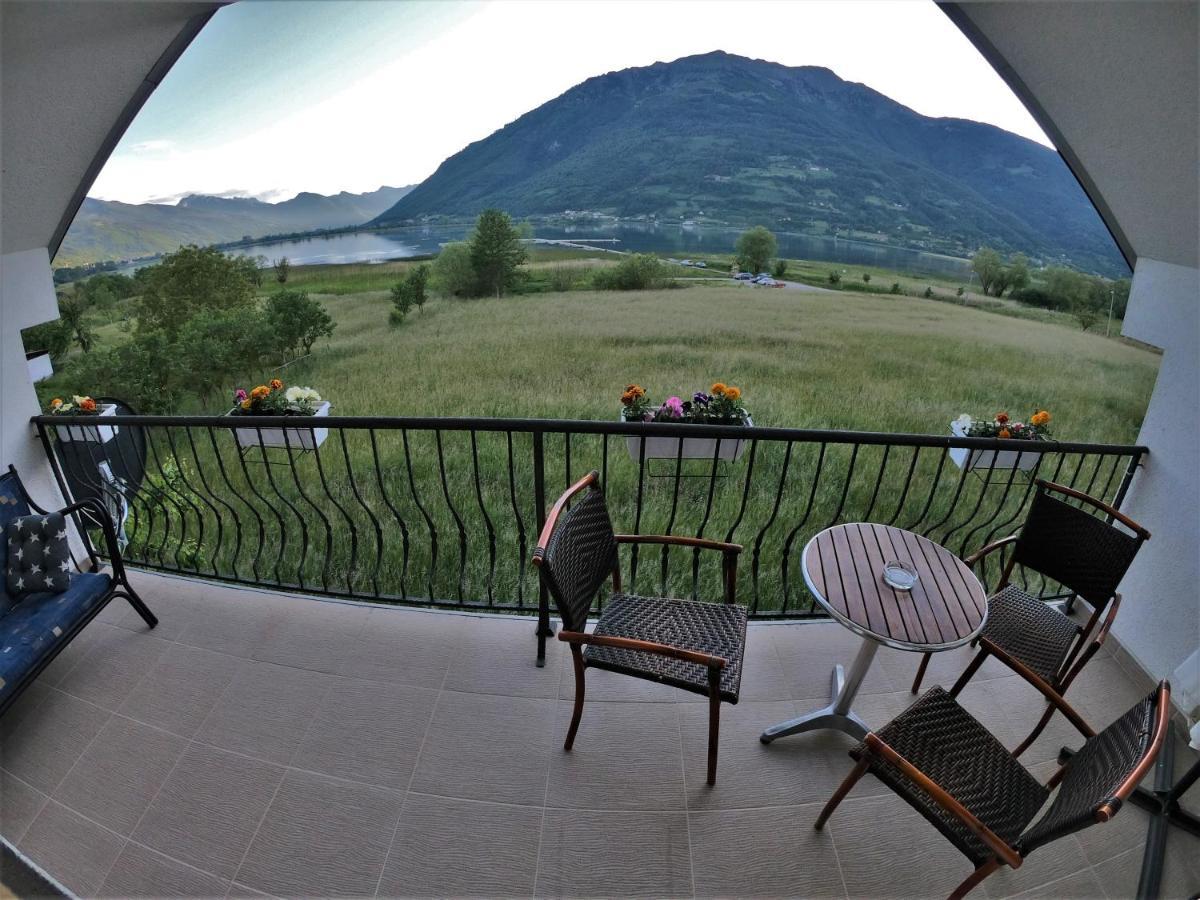 Guest House Blue Views 플라브 외부 사진