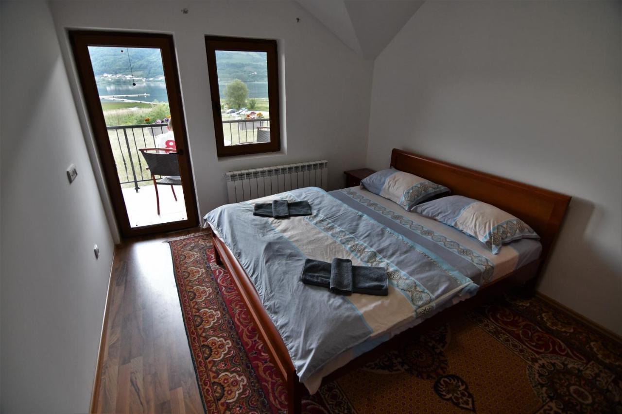 Guest House Blue Views 플라브 외부 사진
