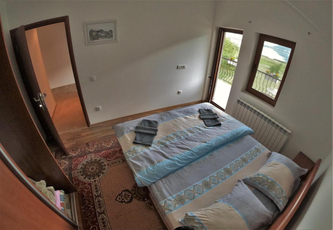 Guest House Blue Views 플라브 외부 사진
